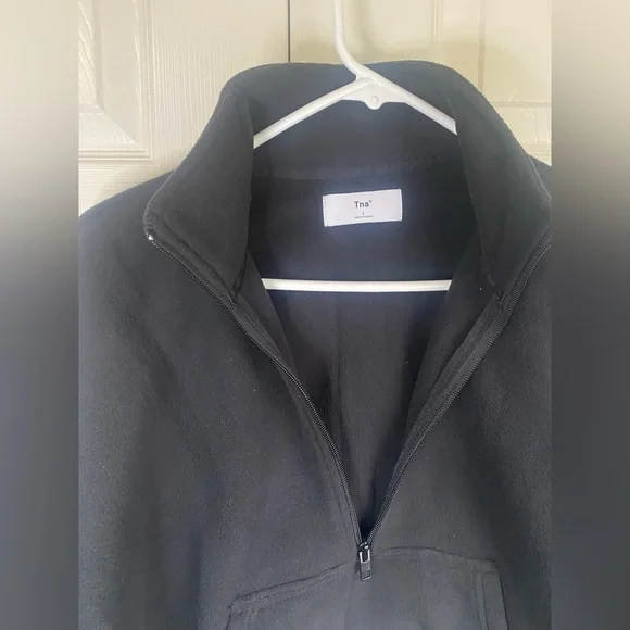 New Aritzia Black "Lena" TNA Cropped 1/2 Half-zip Fleece Sweater in size M - Picture 6 of 11